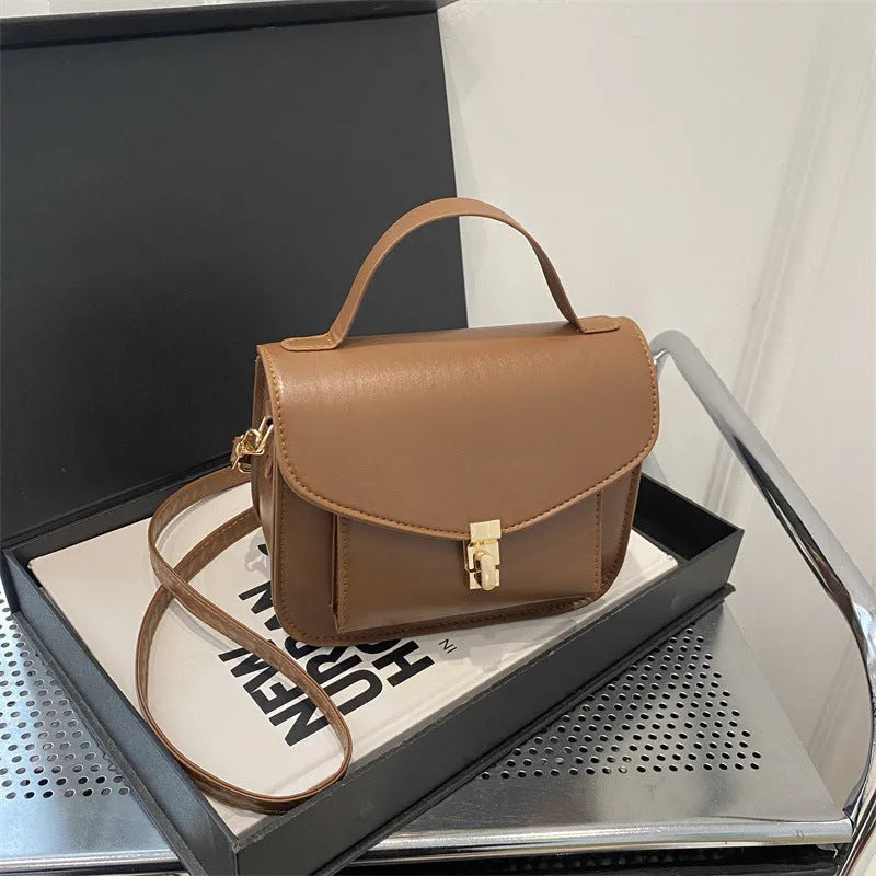 Medium hardness PU leather messenger bag with document compartment in horizontal square shape