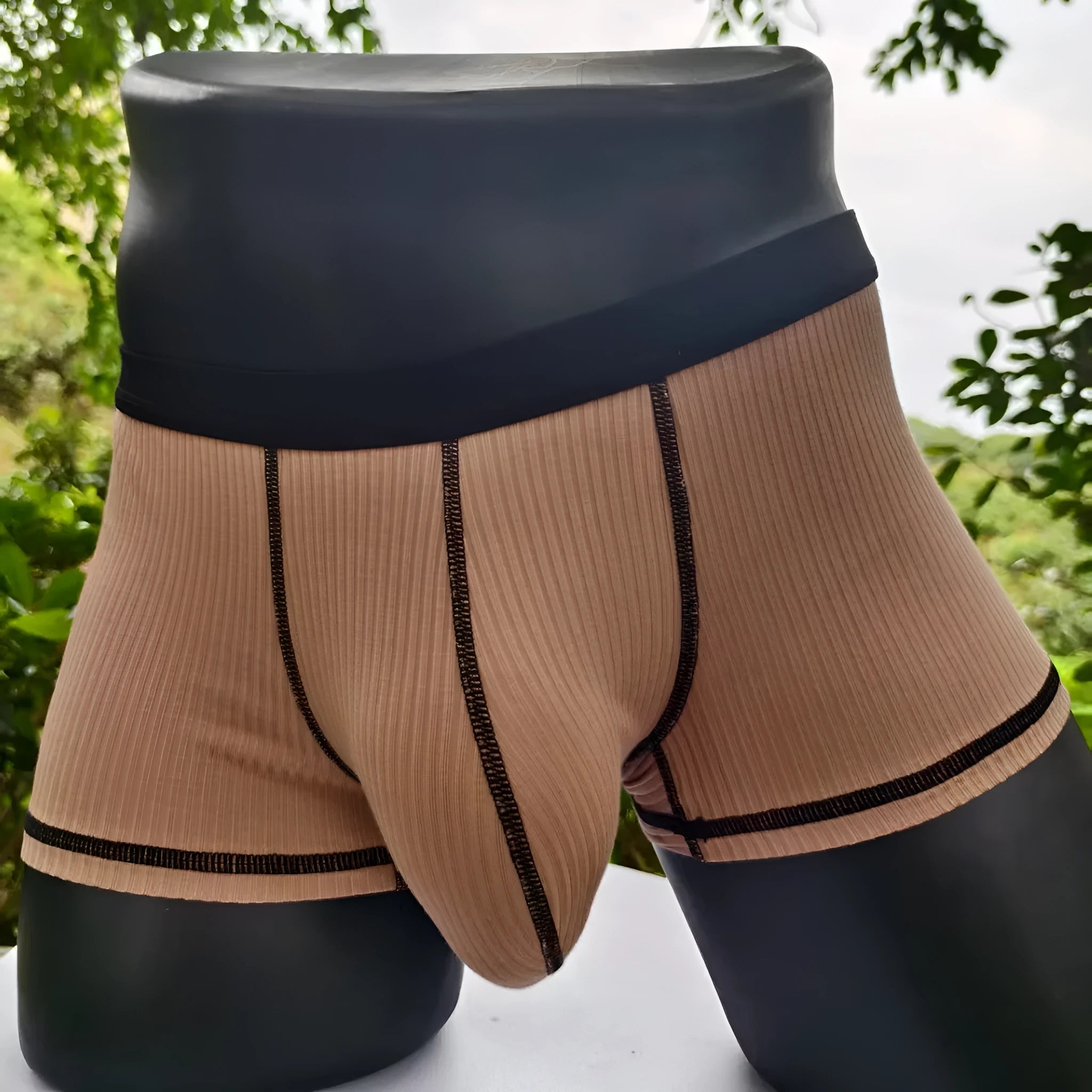 Men's breathable boxer shorts in solid colours with body-shaping function