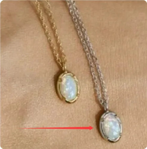 Geometric oval pendant necklace with jelly opal in 925 silver with gold finish