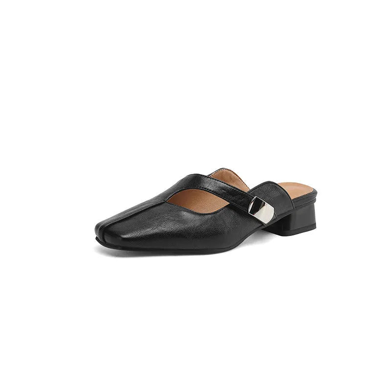 Casual low-heel slippers with square toe, artificial PU upper, and rubber sole in neutral colour