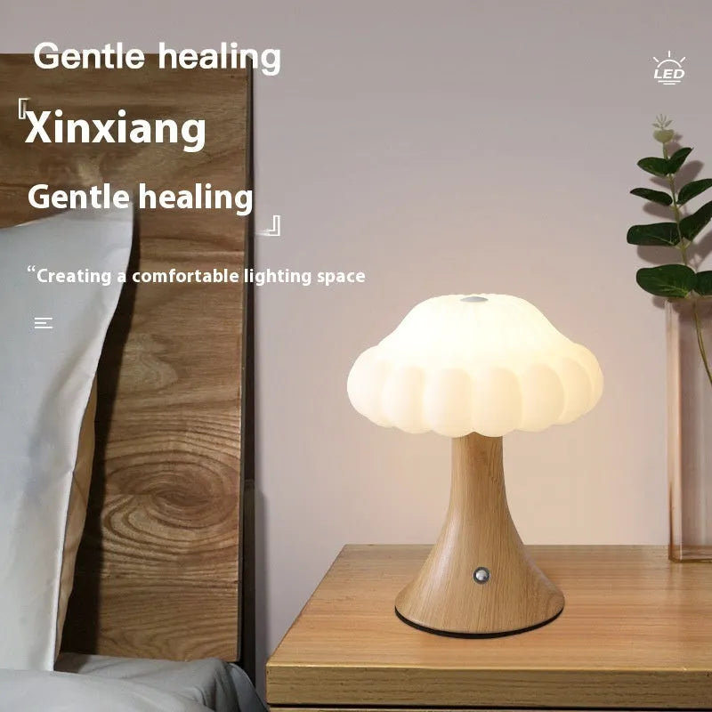 Creative mushroom-shaped touch night light in five colour options for bar and cafe decoration