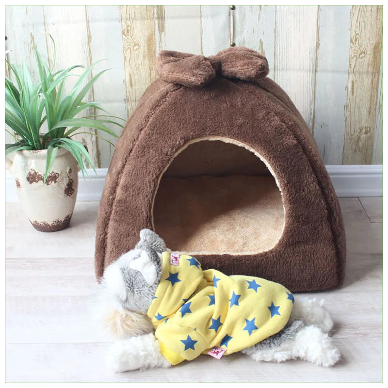 Warm enclosed yurt pet bed in flannel and sponge, foldable, for small dogs and cats, available in multiple colours.