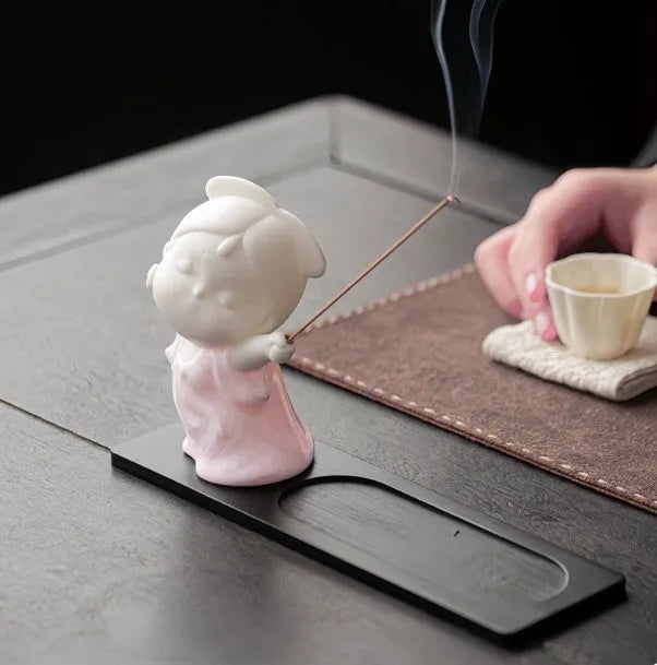 Ceramic cute court attendant incense burner decoration with hand-painted female figurine in traditional design