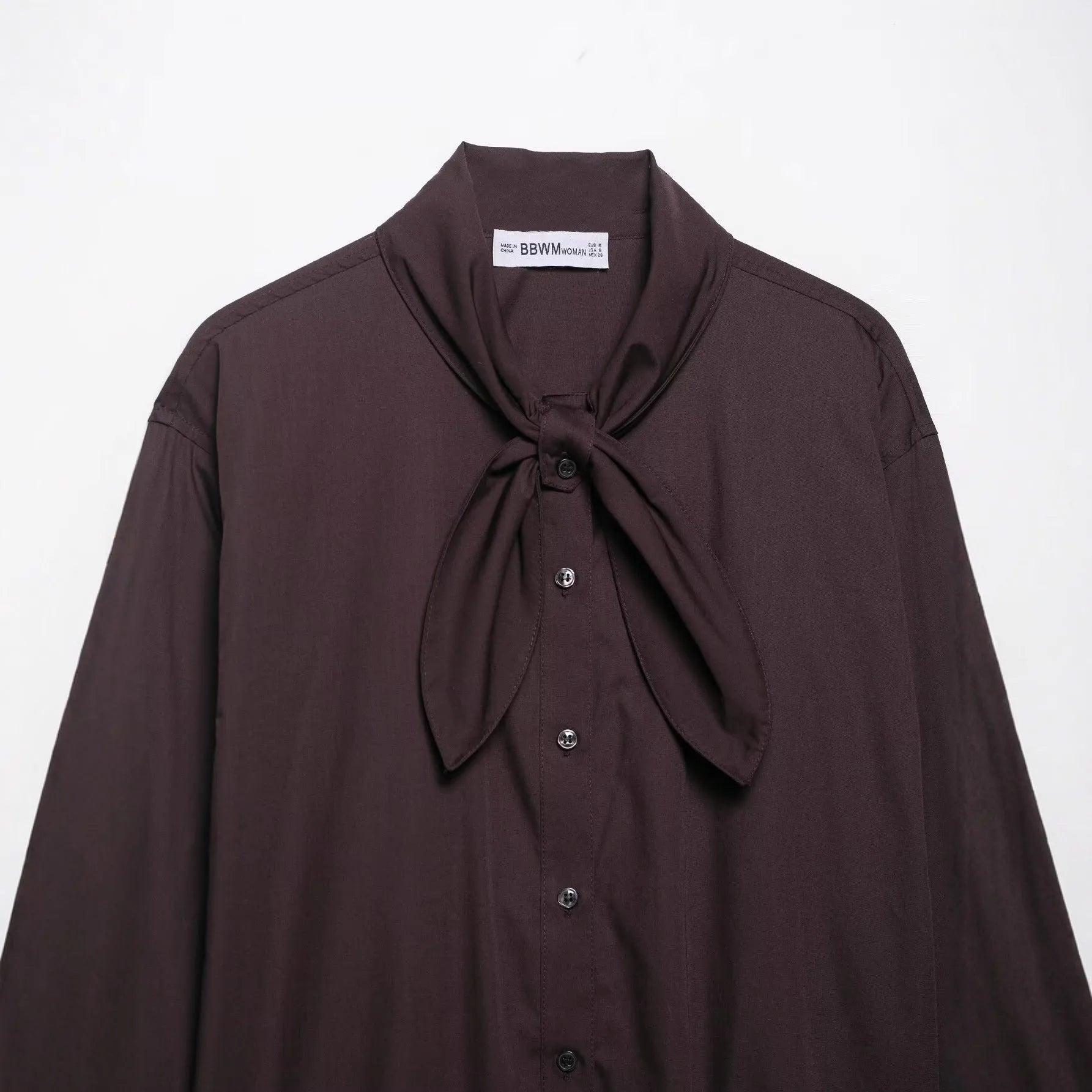 Brown women's poplin shirt with bow tie detail and long sleeves in loose fit