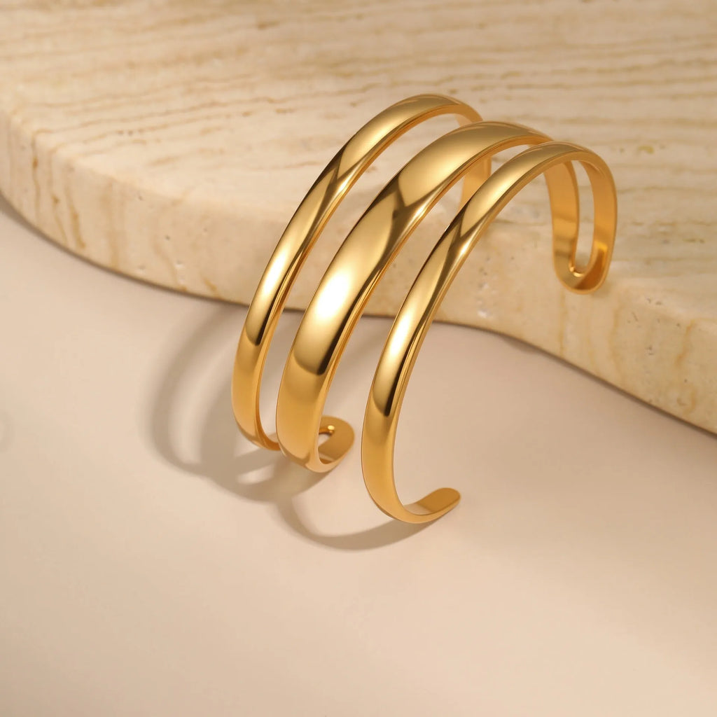 Stainless steel bracelet with simple opening clasp in geometric line design for women