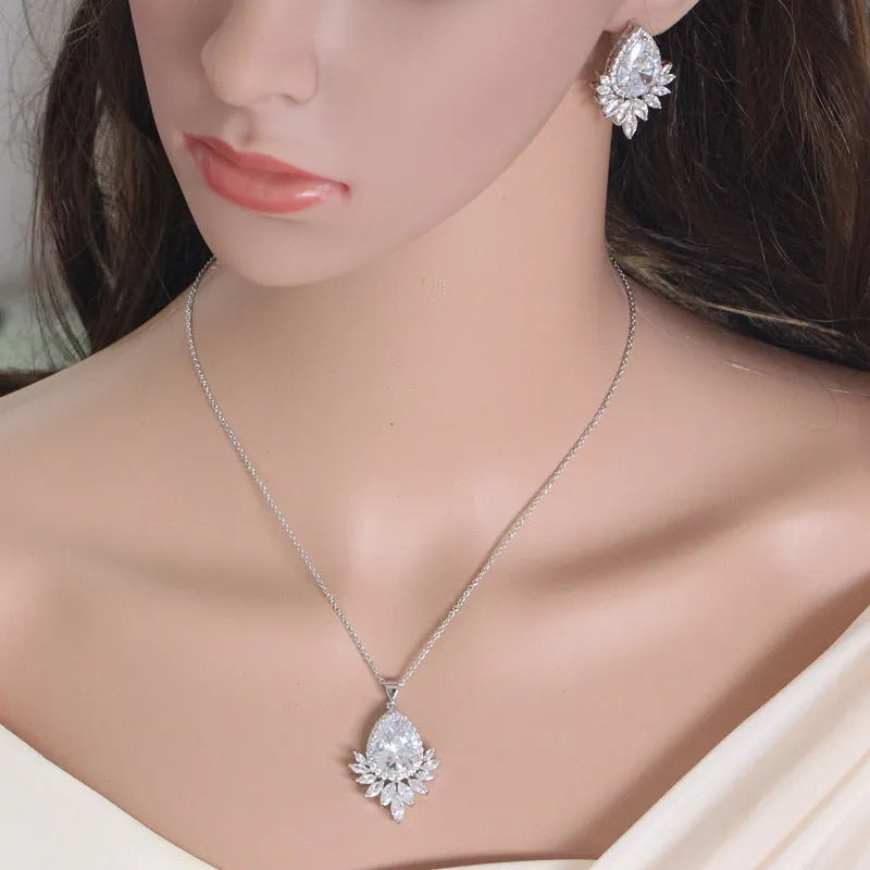 Bridal jewellery set with matching necklace, earrings and bracelet in blue, red or white colours