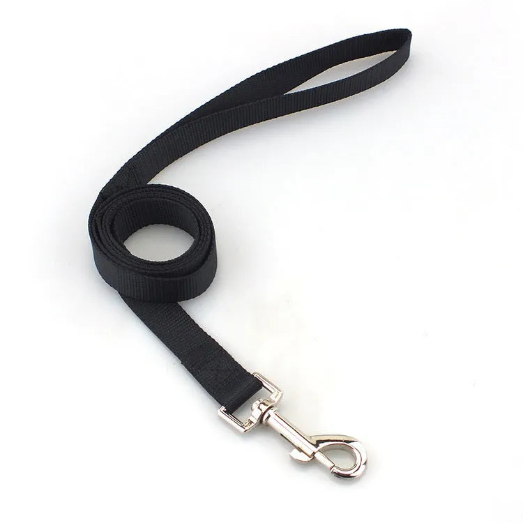 Solid colour polyester dog leash in a selection of colours including blue, black, and red, shown in a 120cm length.