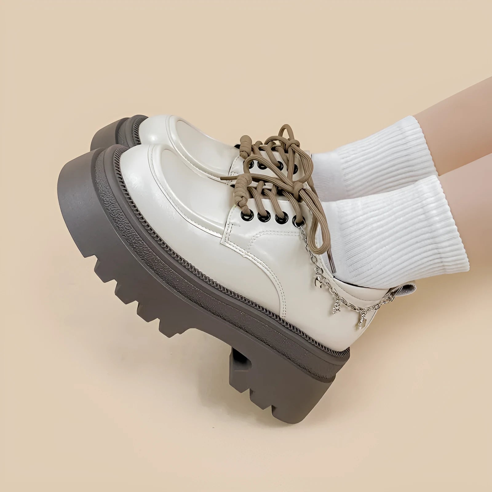 White British style platform Mary Jane shoes with a chunky 6-8cm heel and front lace-up.