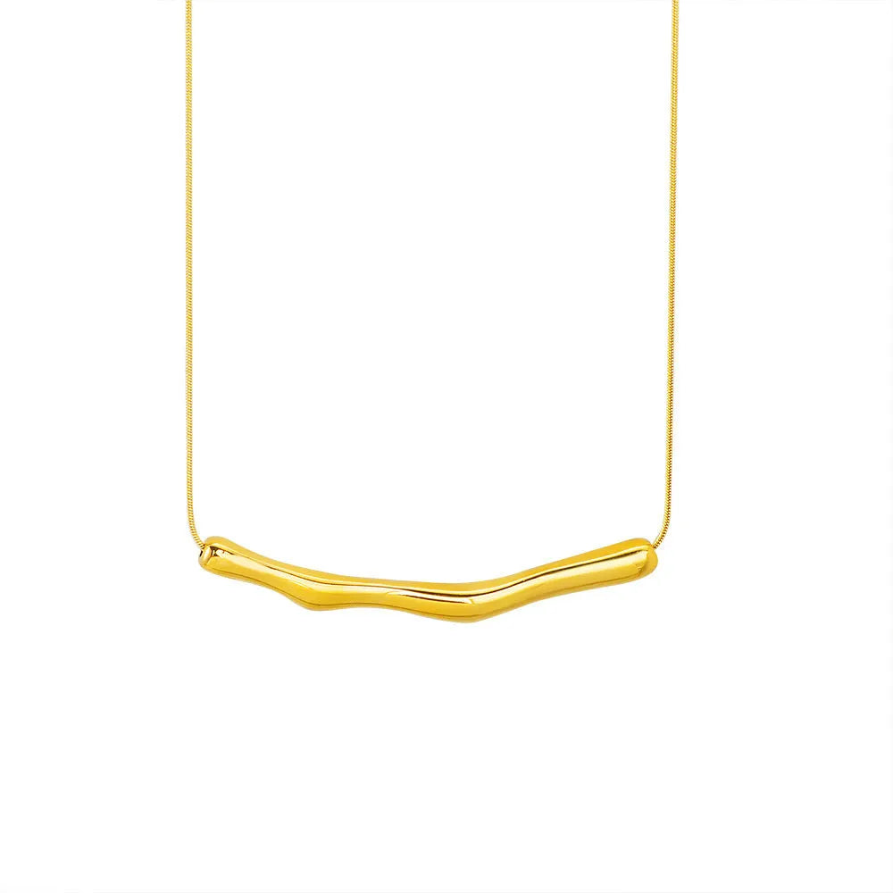 Women's titanium steel necklace with irregular pleated chain in gold electroplated finish
