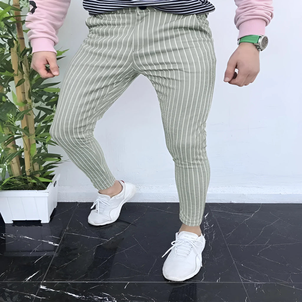 Men's slim fit plaid trousers with 3D printed pattern and straight leg design in colour RKKZ49