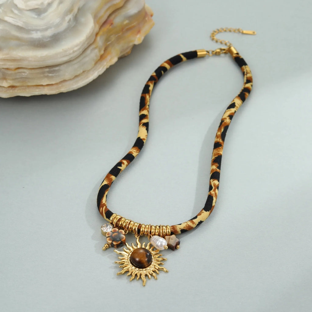 Geometric leopard design stainless steel necklace with gold electroplating and adjustable chain