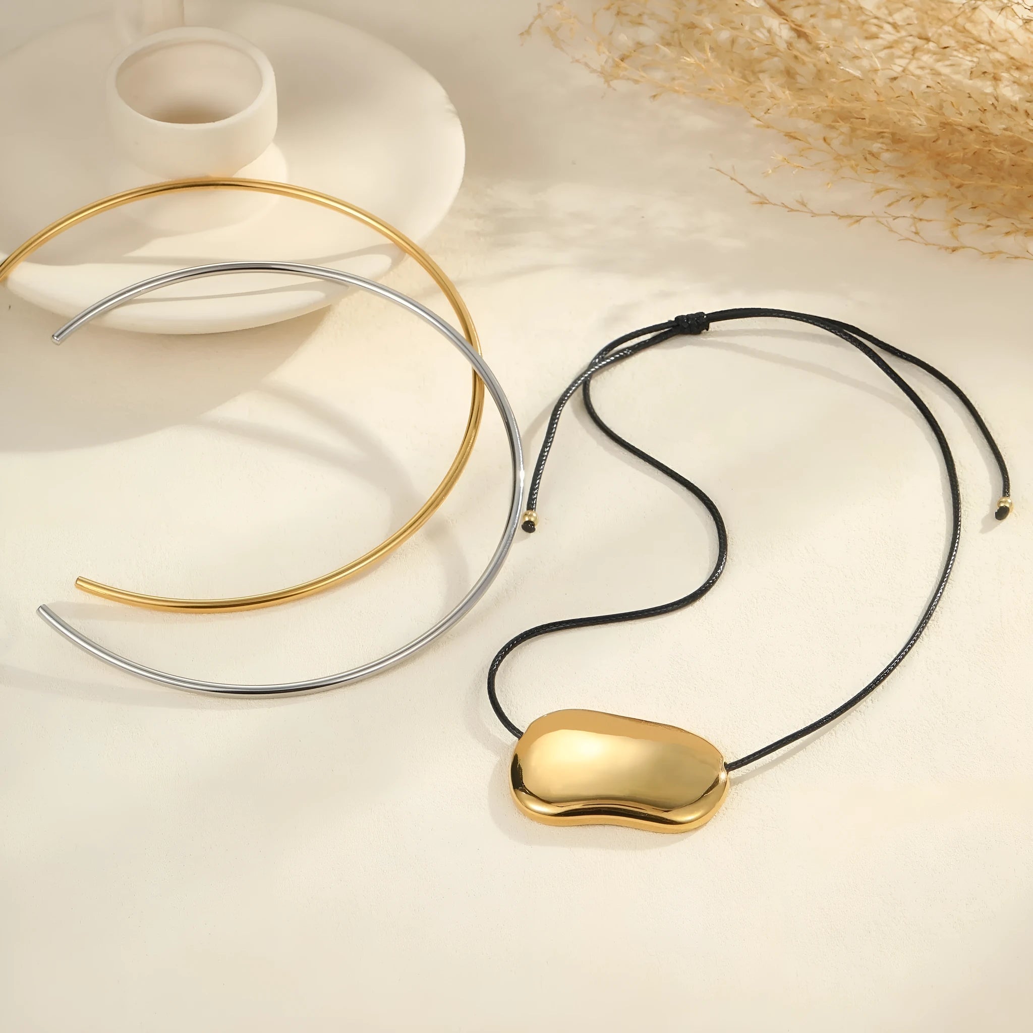 Stainless steel necklace with geometric pendant on adjustable 41-50cm chain