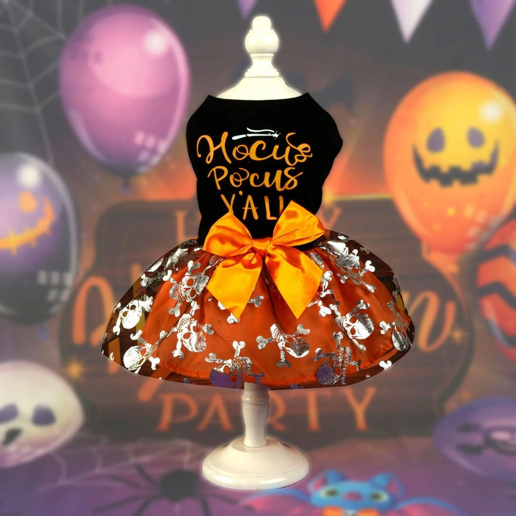Black Halloween skull pet costume in polyester, princess style, available in sizes S, M, L, and XL for dogs and cats.