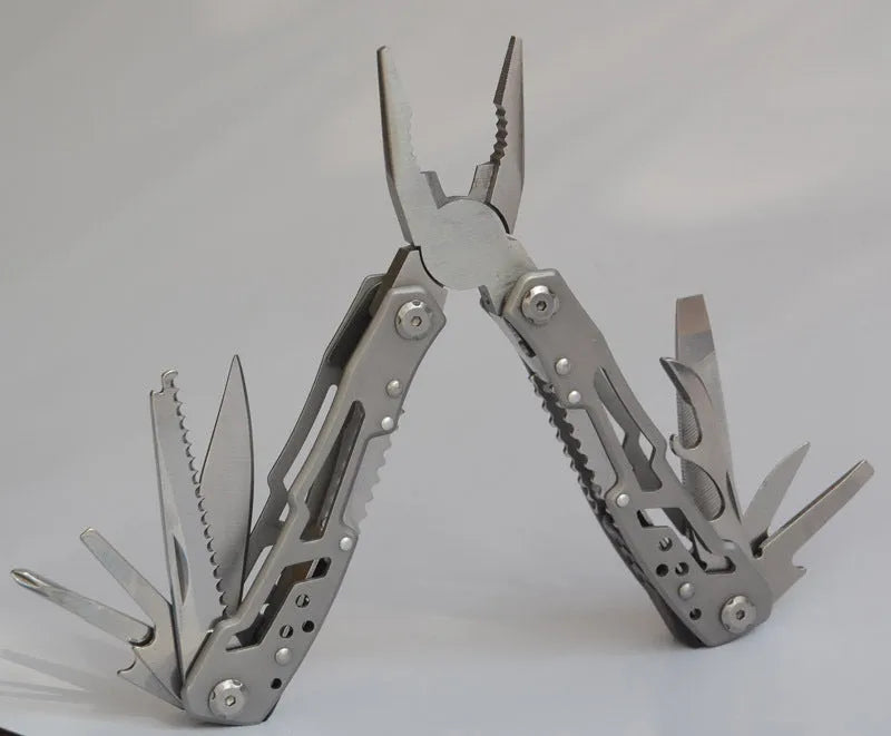 All steel 14-in-1 multi-function pliers in black or silver grey, 10cm folded, 15.6cm developed, 420 steel