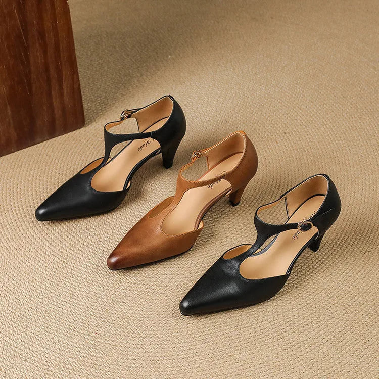 Brown retro women's sandals with a T-strap buckle and a closed round toe on a 6-8cm heel.