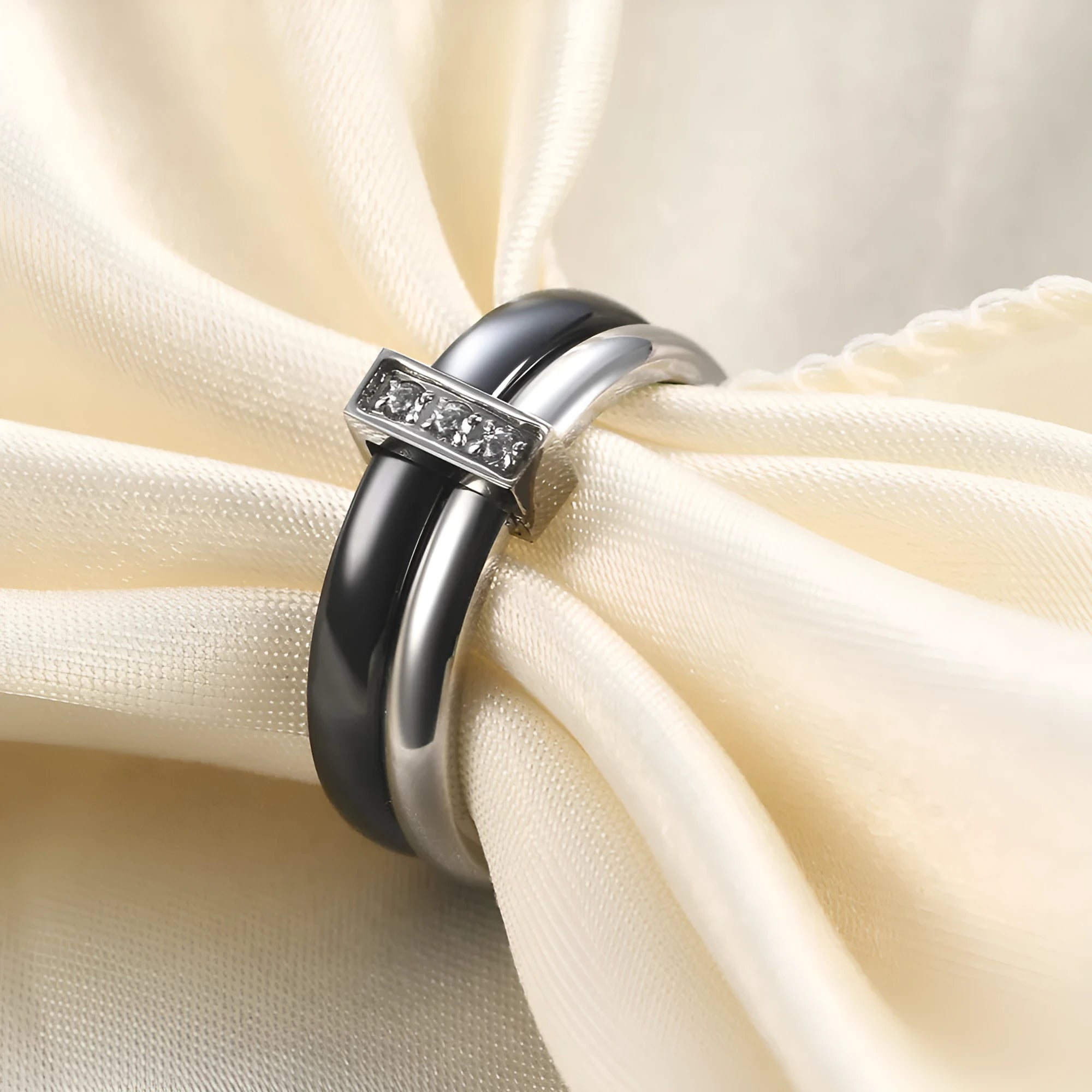 Ceramic geometric ring for women with zirconium stones and glossy stitching, 6mm width