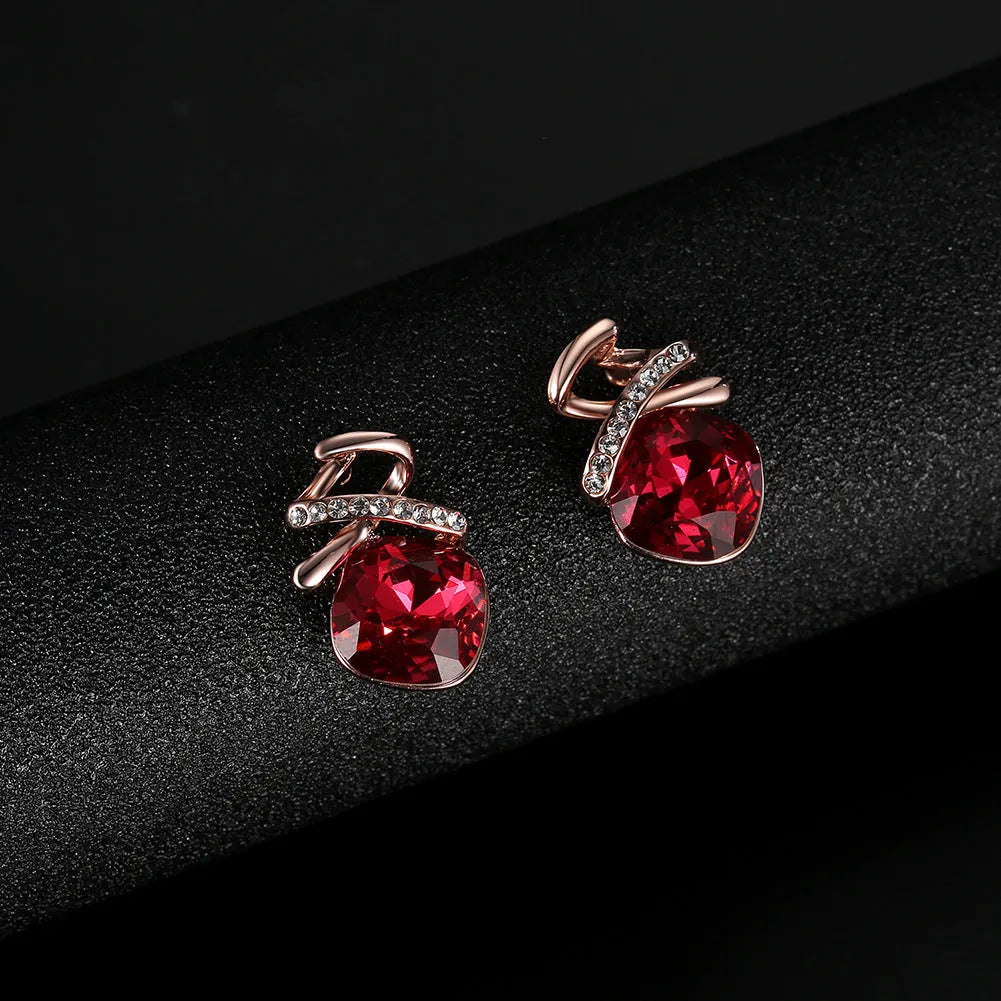 Women's alloy jewellery set with adjustable necklace and matching earrings featuring water wave chain design