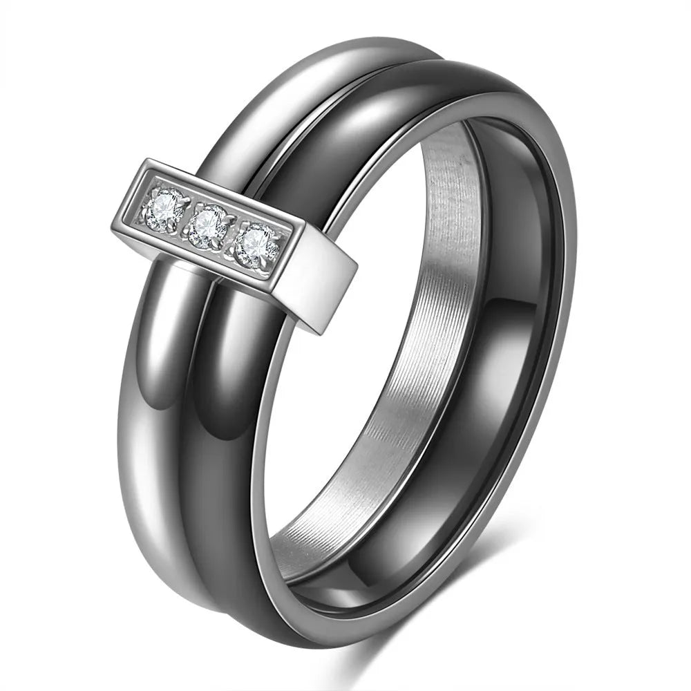 Ceramic geometric ring for women with zirconium stones and glossy stitching, 6mm width