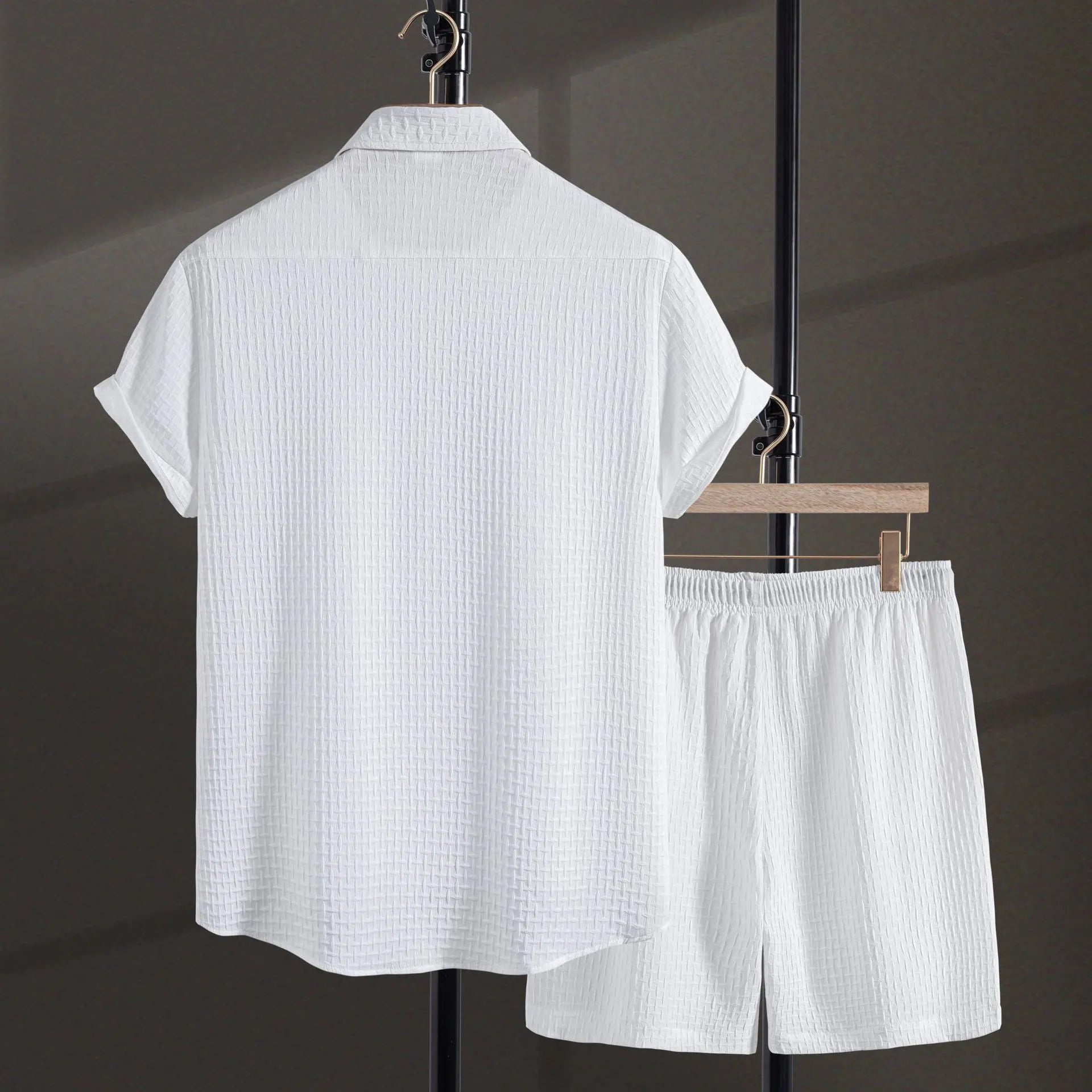 Men's summer beach suit with short-sleeved shirt and matching shorts in cotton blend fabric
