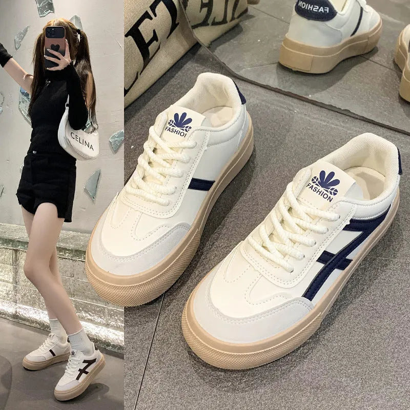 Men's brown low-top lace-up casual shoes with round toe and rubber sole