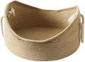 Wicker cat bed basket with a corrugated scratching surface, shown in two sizes.