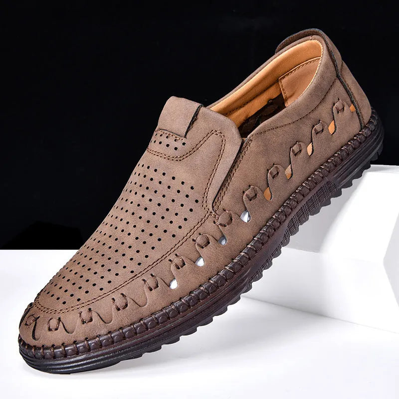 Men's handmade slip-on flat shoes in solid colour with artificial PU leather upper and round toe design