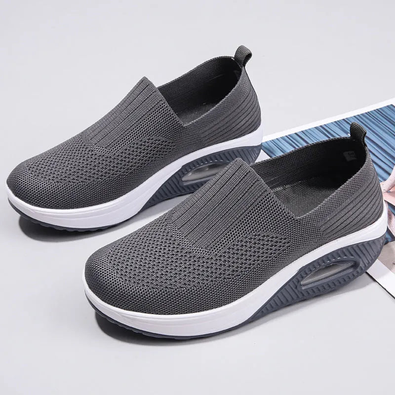 Women's mesh running shoes in multiple colours with mid heel and round toe design