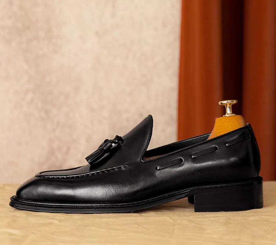 Men's British-style genuine leather slip-on loafers with fringed design in black or brown