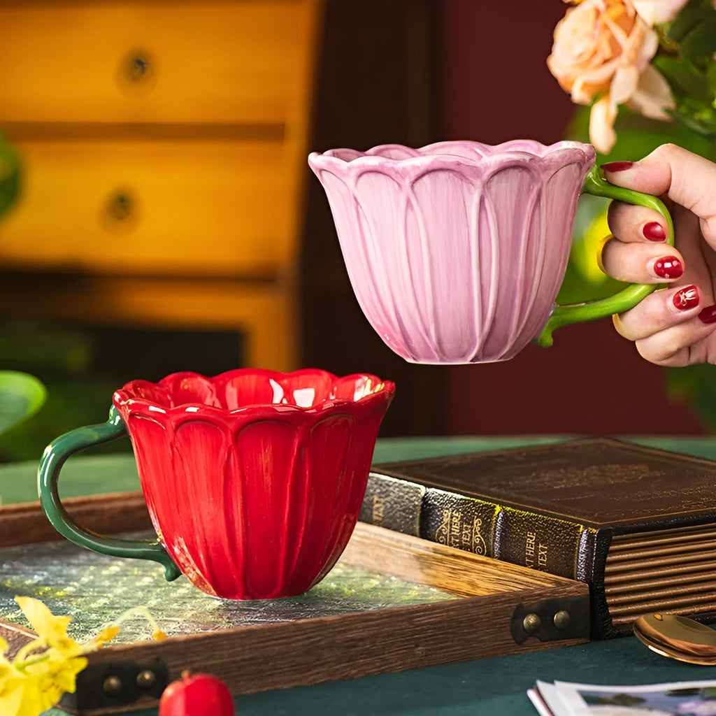 Ceramic breakfast cup with floral pattern showing 500ml capacity