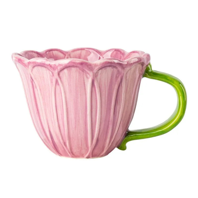 Ceramic breakfast cup with floral pattern showing 500ml capacity