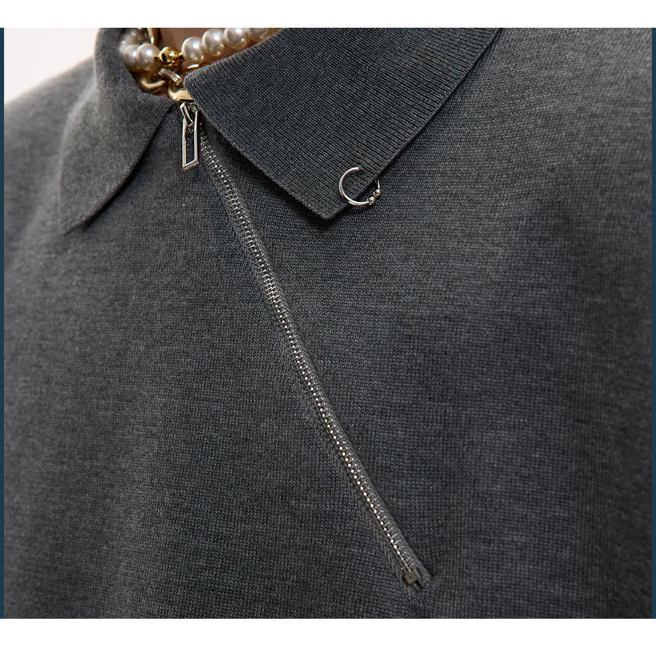 Men's slim-fit knitted polo shirt with oblique zipper collar and ice-feeling polyester fabric in black colour