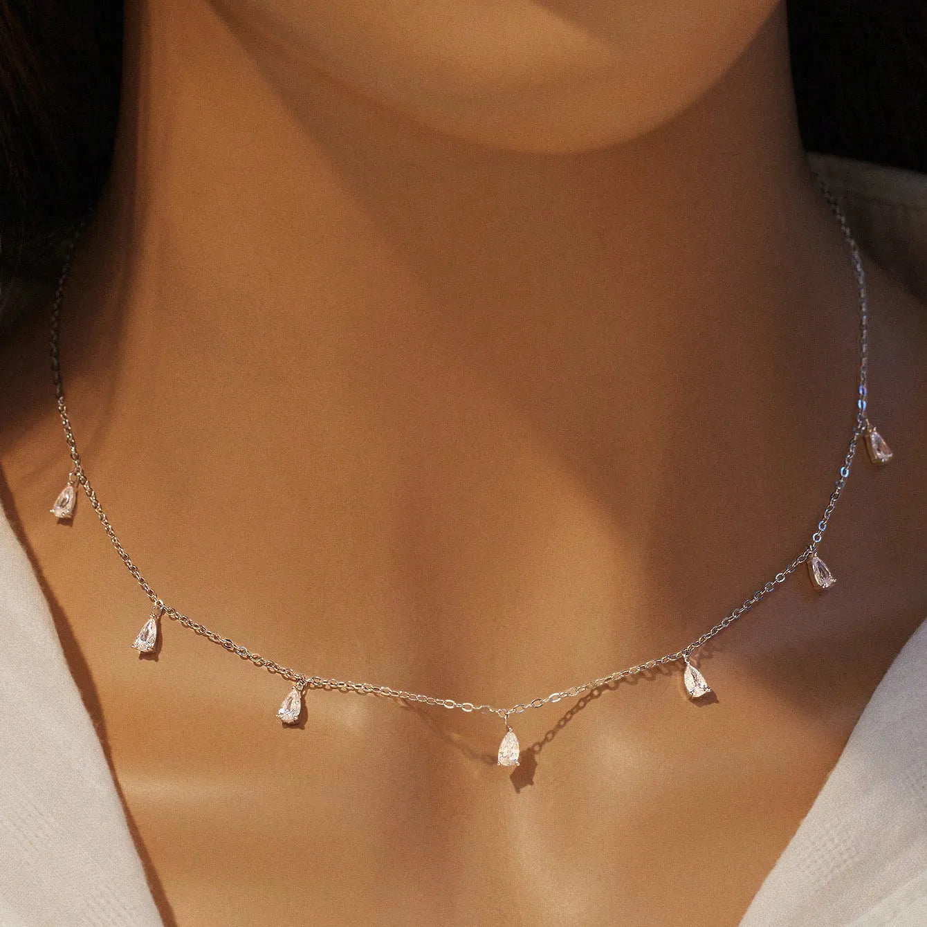 Gentle drop-shaped artificial zircon necklace on O-chain in 925 silver with triangular design elements