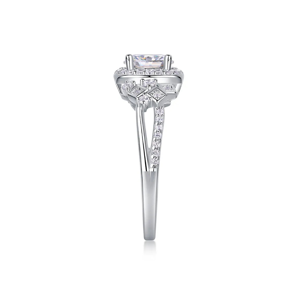 Harbor Clear Sky 1-carat moissanite wedding ring set on a white background with platinum-plated S925 silver band