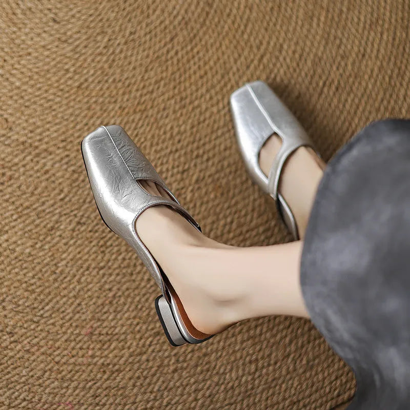 Casual low-heel slippers with square toe, artificial PU upper, and rubber sole in neutral colour