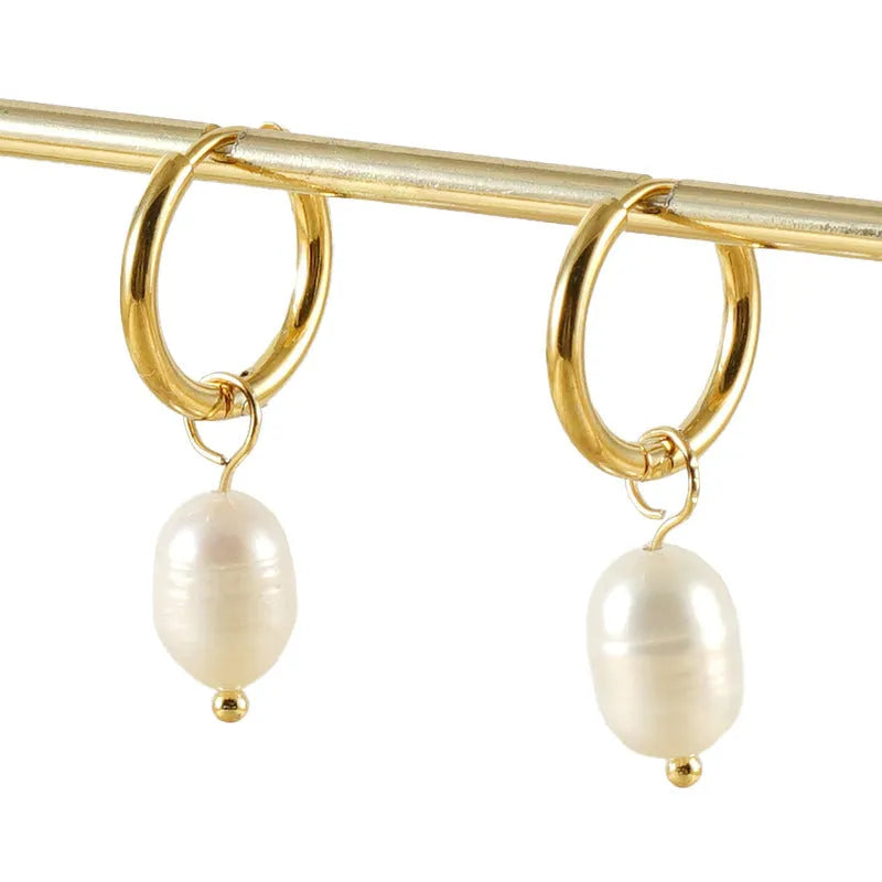 Geometric stainless steel women's earrings with pearl detail in gold electroplated finish
