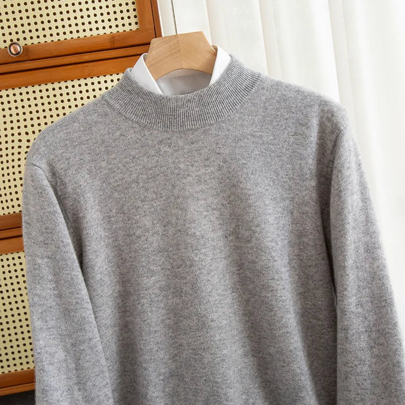 Men's half-collar loose fit wool sweater in rough yarn construction showing light business style