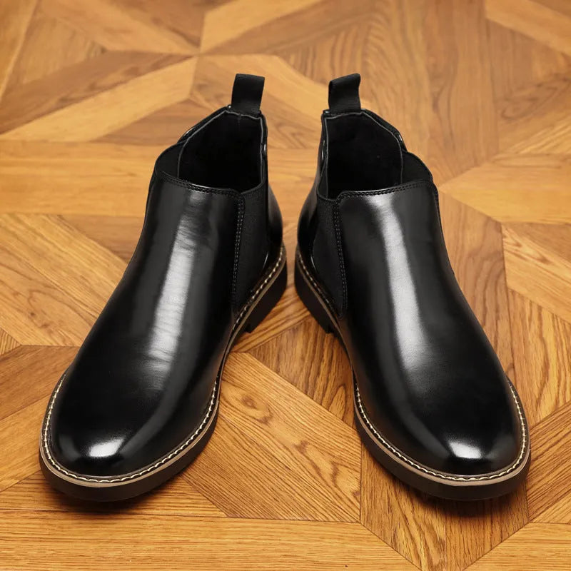 Formal pointed-toe leather boots with square heel in black and brown colour options