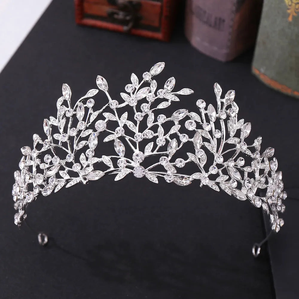 Vintage rhinestone crown headdress in alloy, 15 x 6.5cm, retro stage party hair accessory with crystal detail