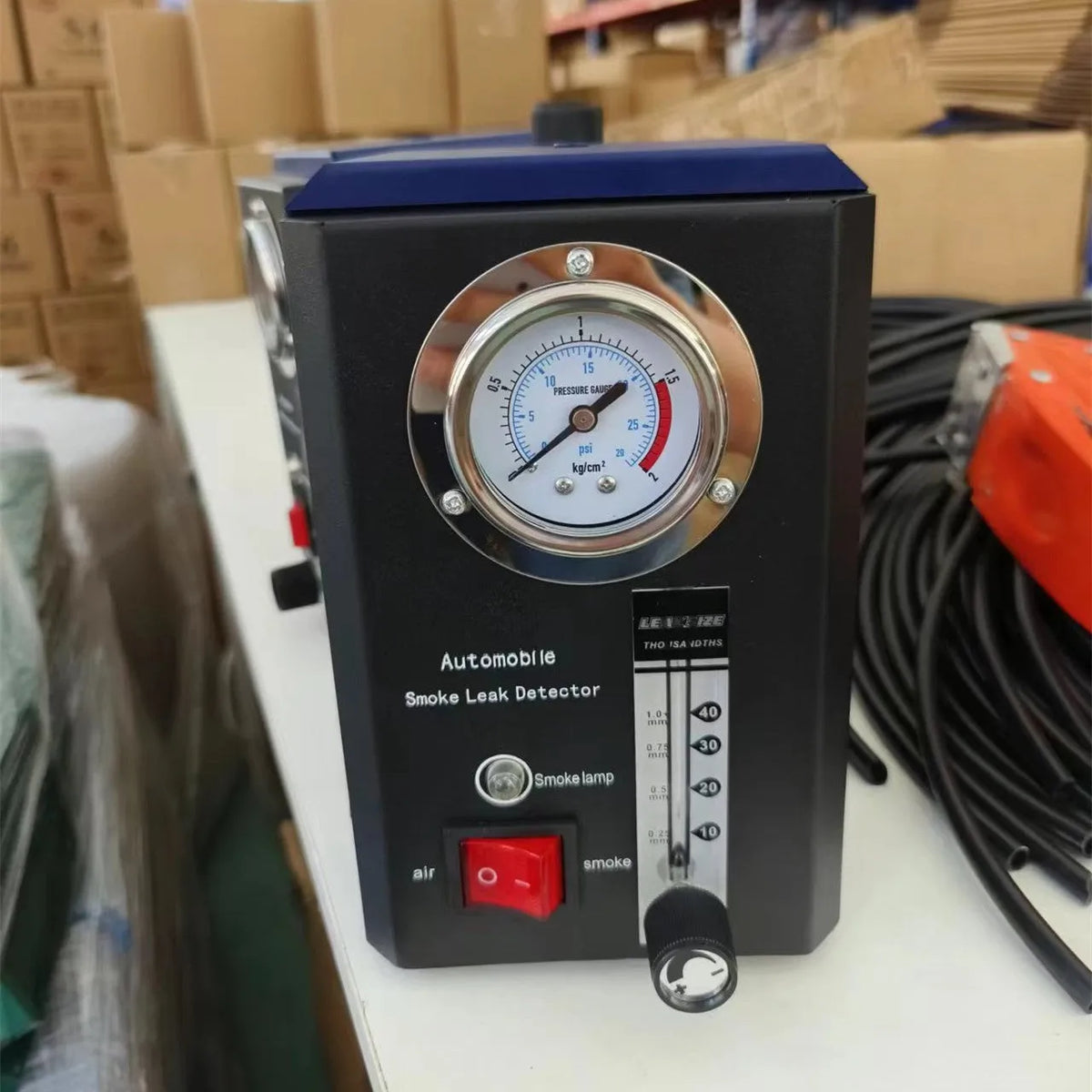KT9105 English-labelled steel car smoke leak detector with hand pump and coiled hose