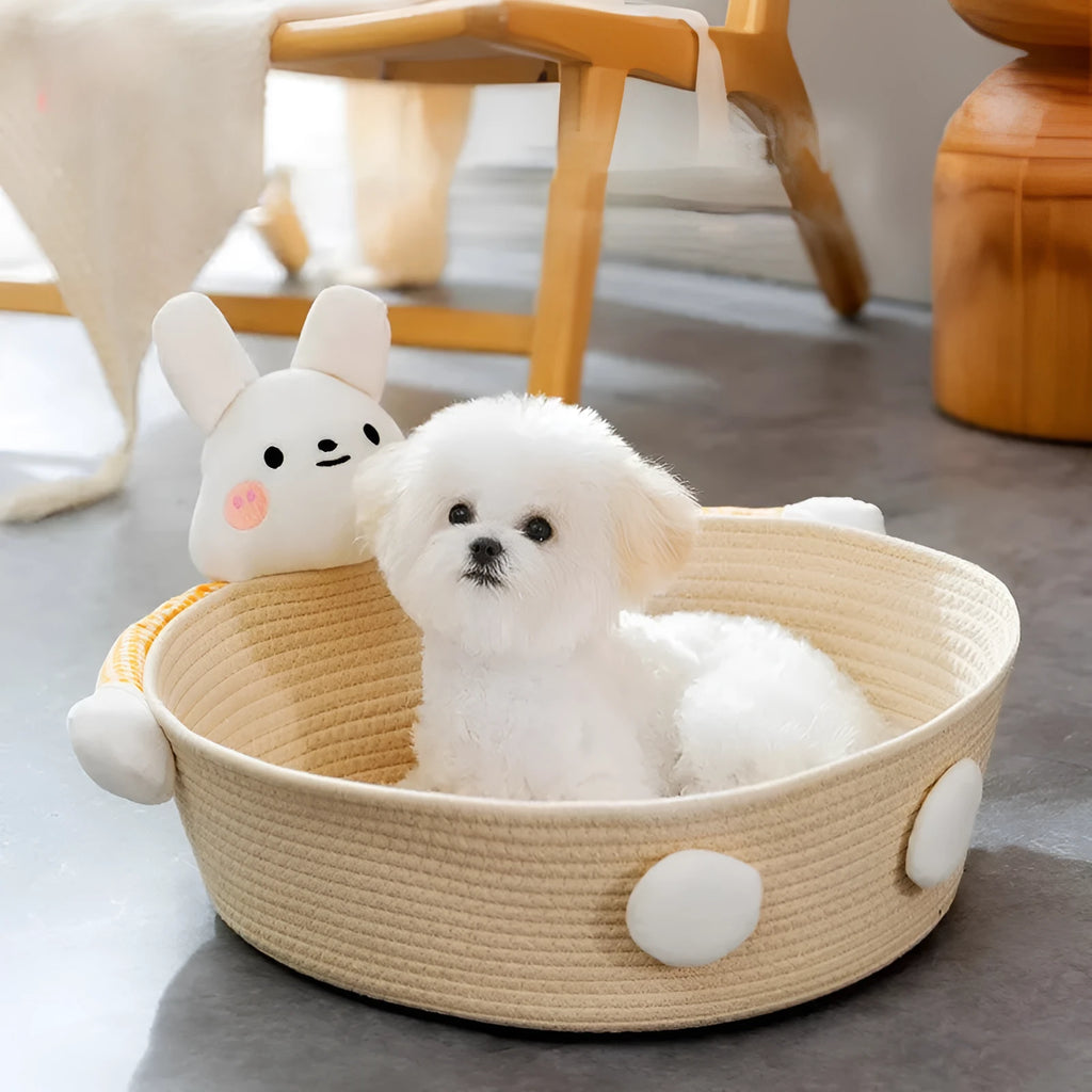 Woven cotton rope cat bed with scratching board in bear design