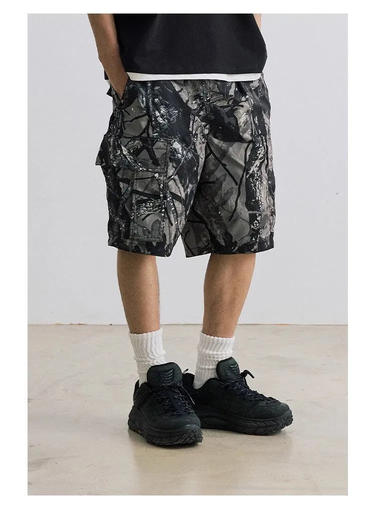 Loose straight-leg denim shorts with elastic waistband in black and army green colours