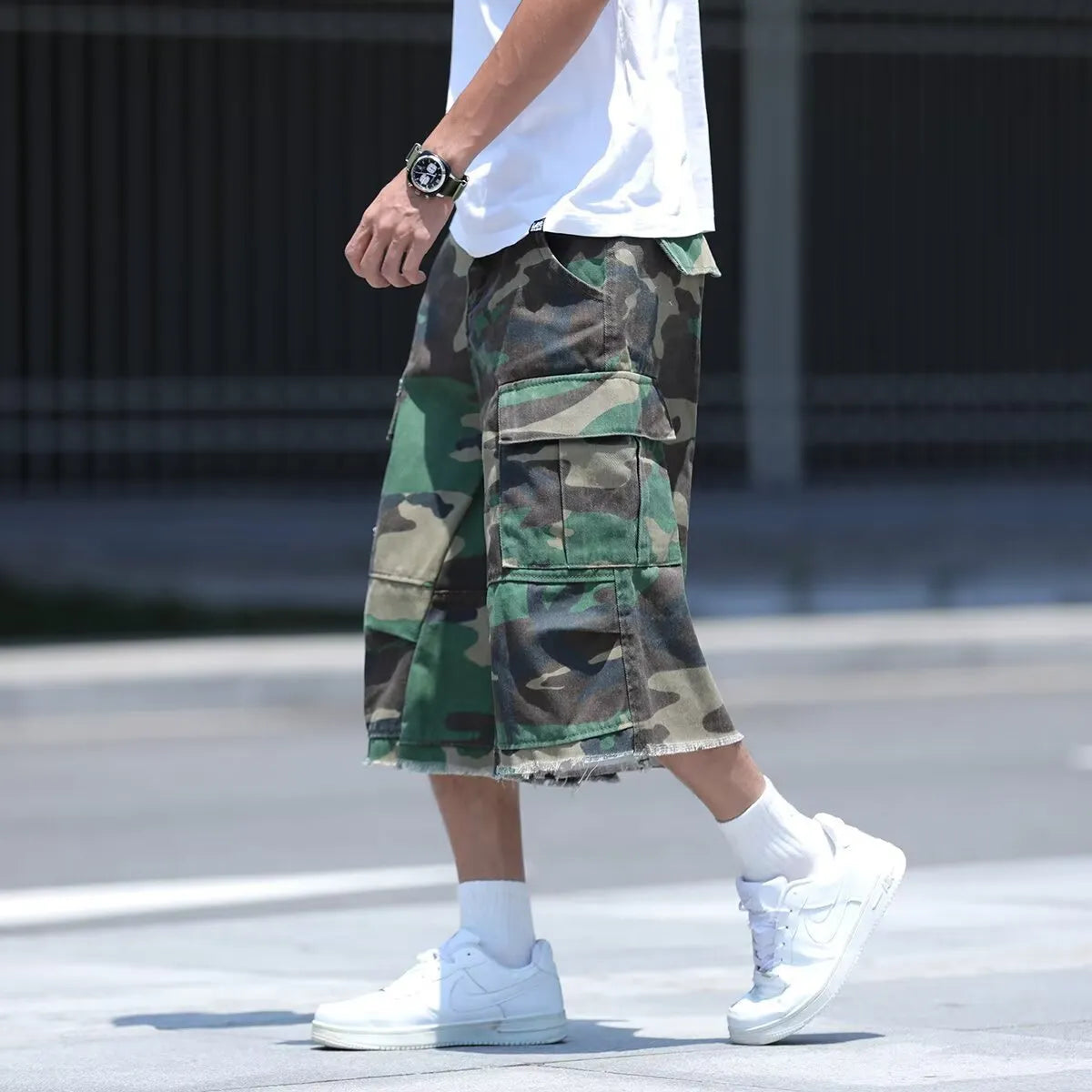 Men's loose-fit camouflage shorts in American retro workwear style with cotton blend fabric