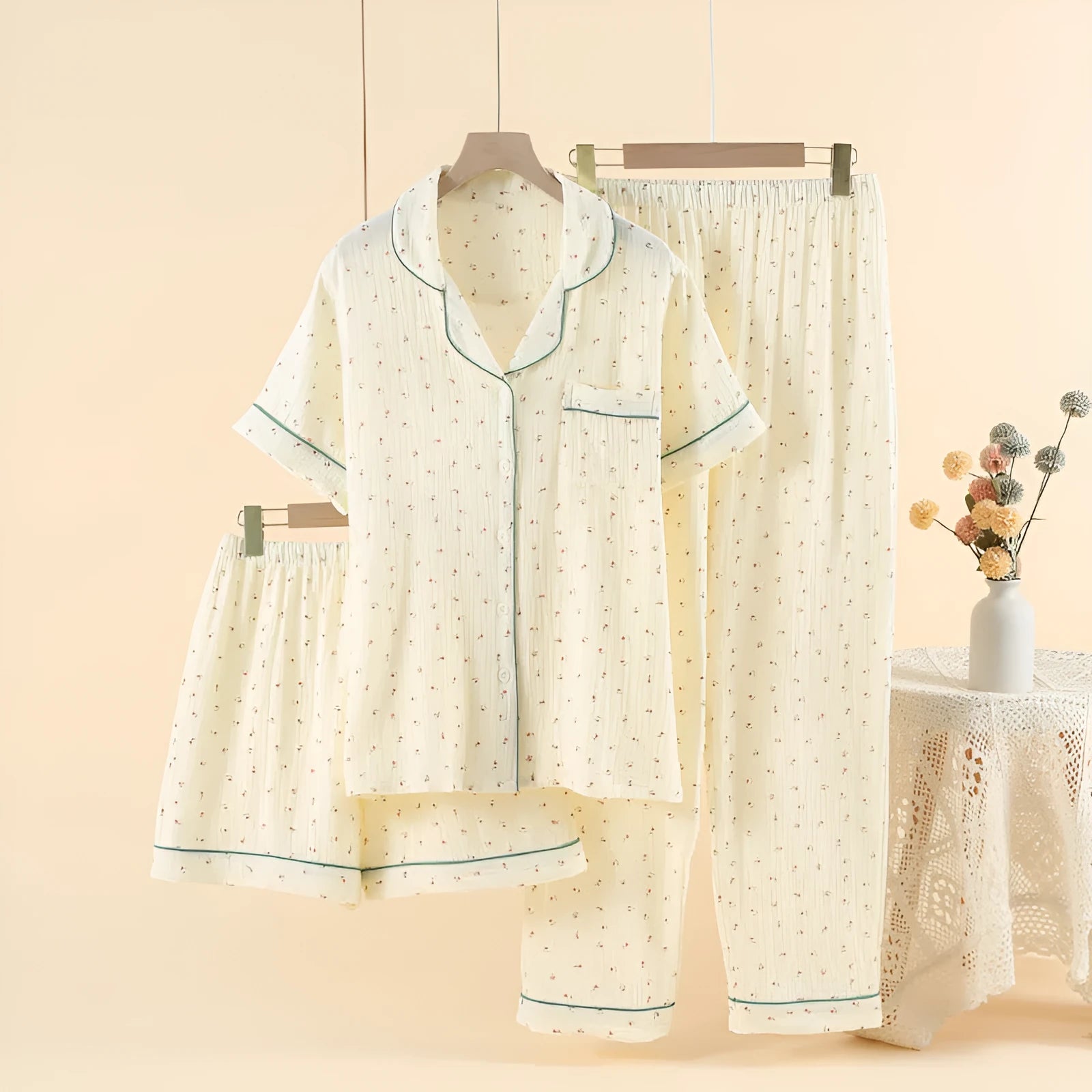 Garden gold women's three-piece cotton pyjama set with lapel neckline and three-quarter sleeves