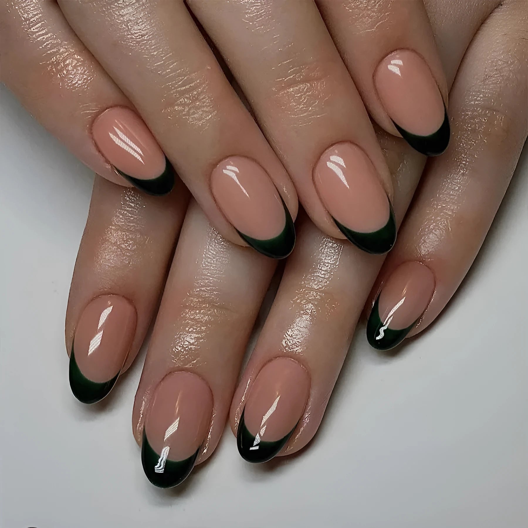 Black French style press on nails 24 pieces short almond shape artificial nails
