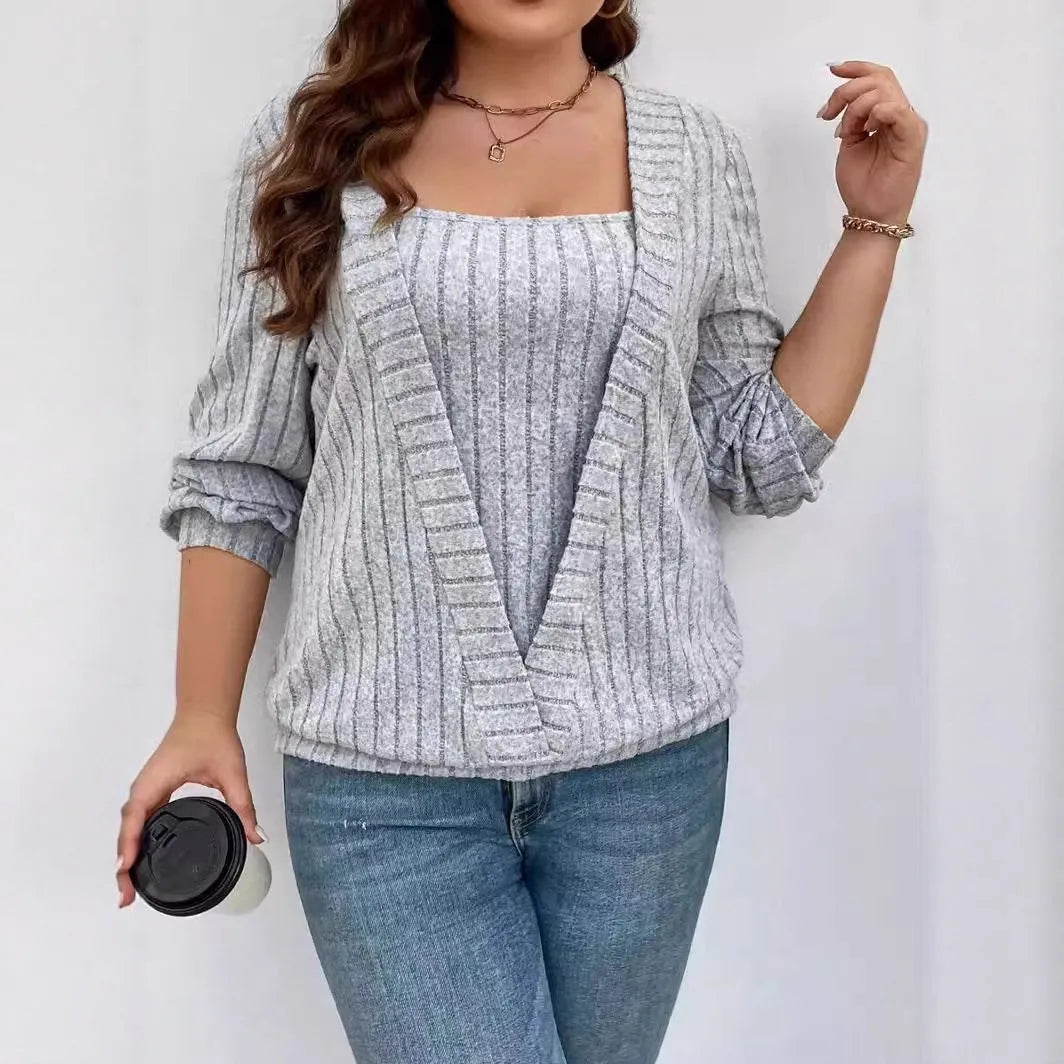 Women's V-neck long sleeve two-piece suit in rib fabric, loose fit, shown in solid colour