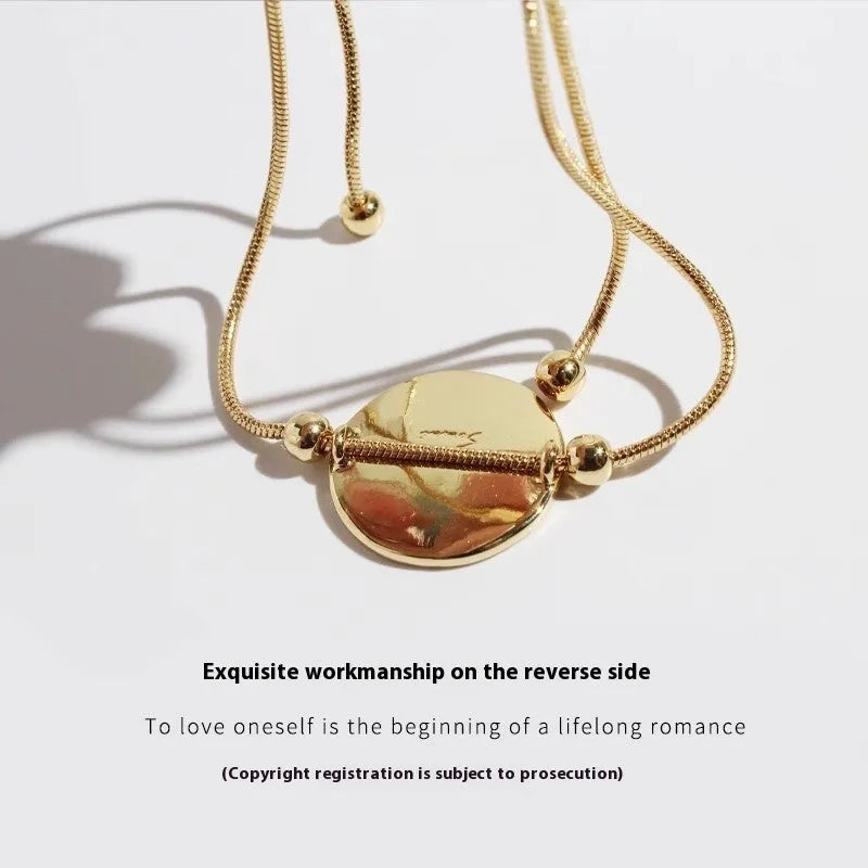 Colourful shell bracelet in a fresh and sweet style, light and simple single-piece shell jewellery for summer and everyday wear