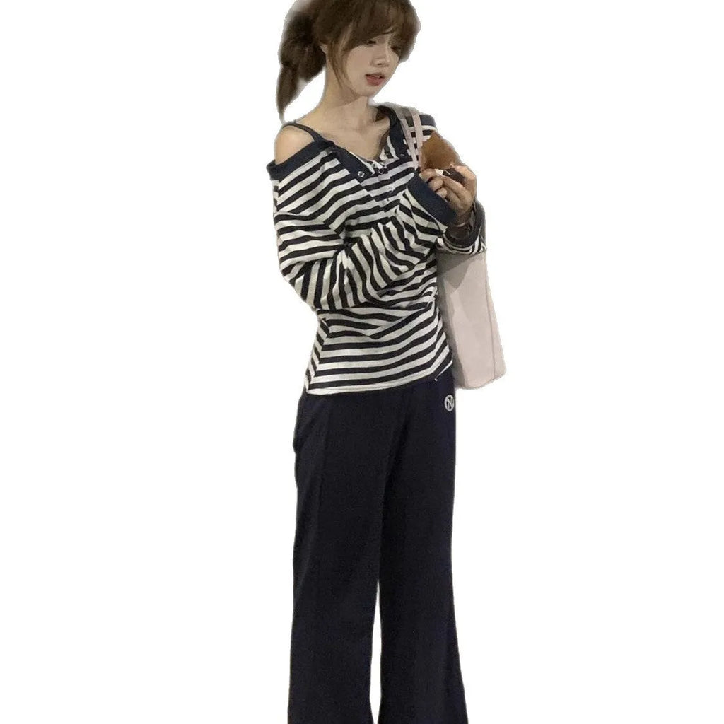 Dark blue oversized women's long-sleeved T-shirt with viscose fibre, featuring striped embroidery and button details in Korean style.