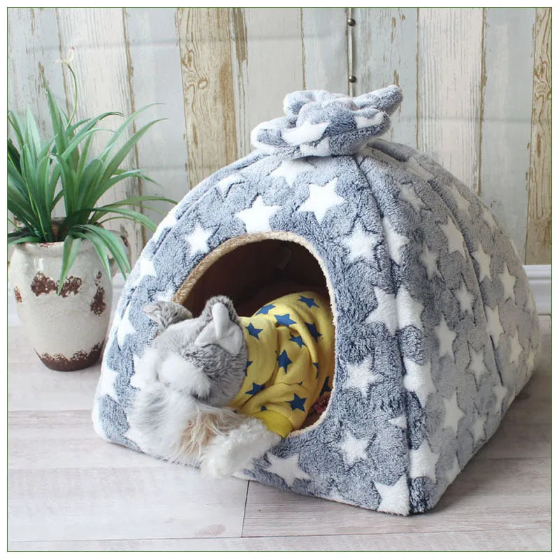 Warm enclosed yurt pet bed in flannel and sponge, foldable, for small dogs and cats, available in multiple colours.