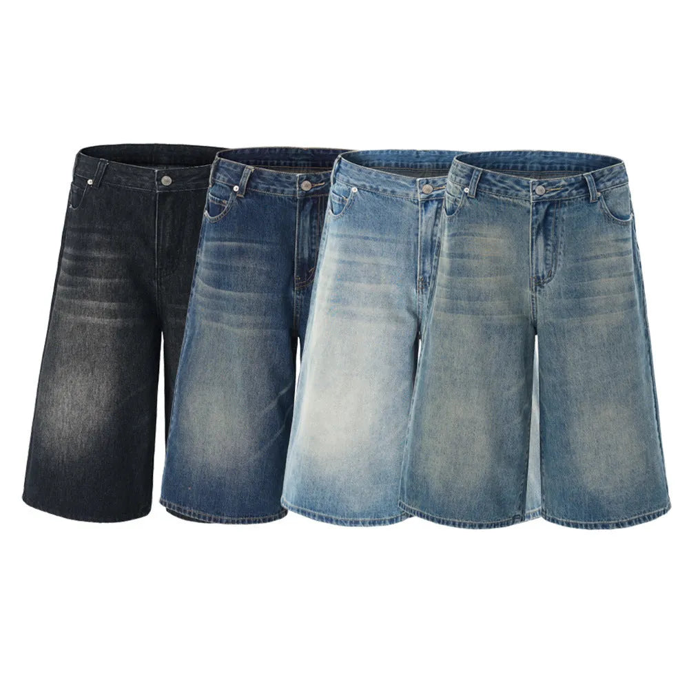 Men's loose straight-leg denim shorts in cropped length for summer wear