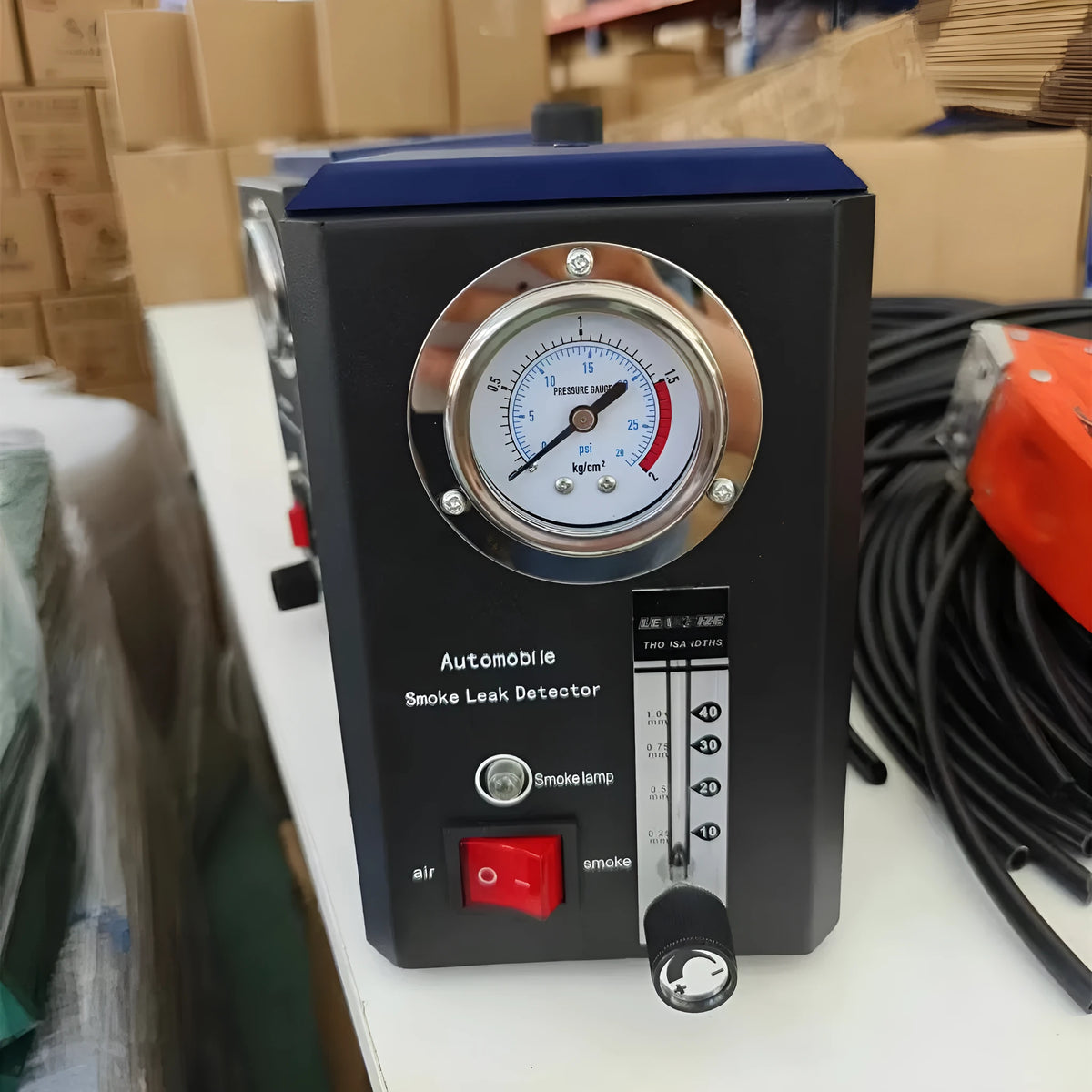 KT9105 English-labelled steel car smoke leak detector with hand pump and coiled hose